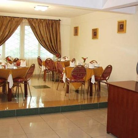 Hotel Radiance Момбаса Екстериор снимка