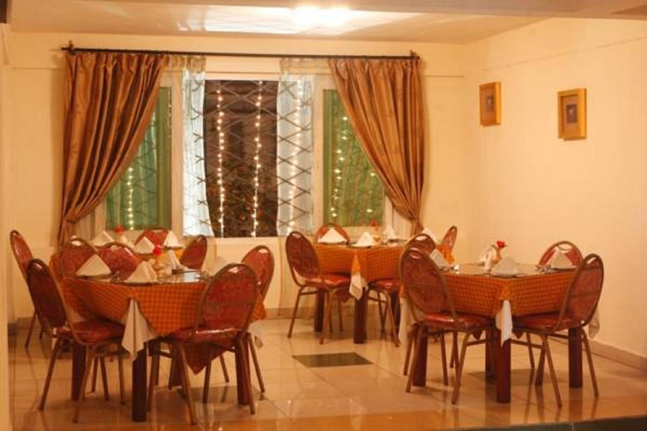 Hotel Radiance Момбаса Екстериор снимка